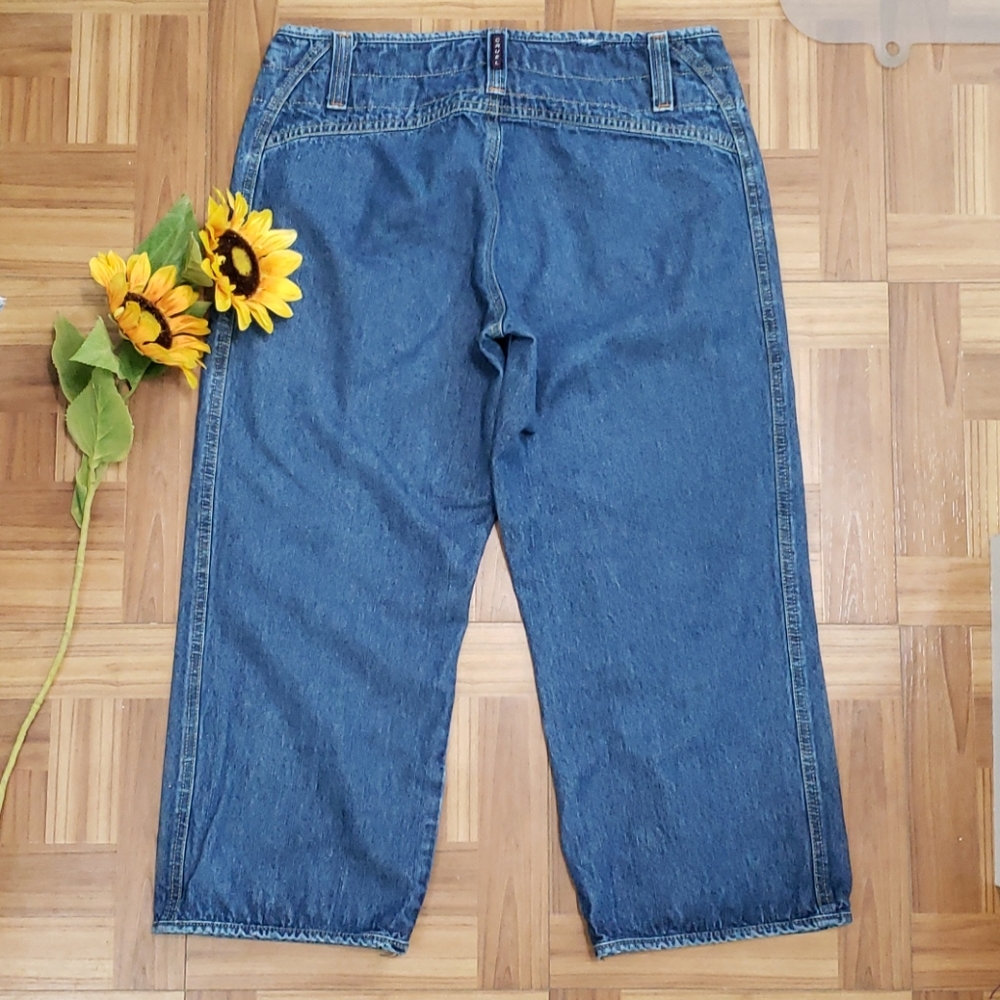 CRUEL GIRL capri's